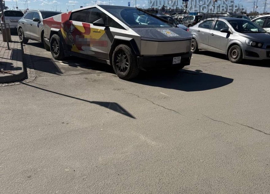 В Твери заметили Cybertruck от Илона Маска