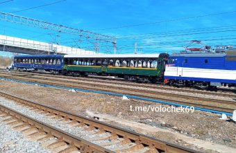 В Тверской области заметили ажурные вагоны проезжающего поезда В Тверской области заметили ажурные вагоны проезжающего поезда