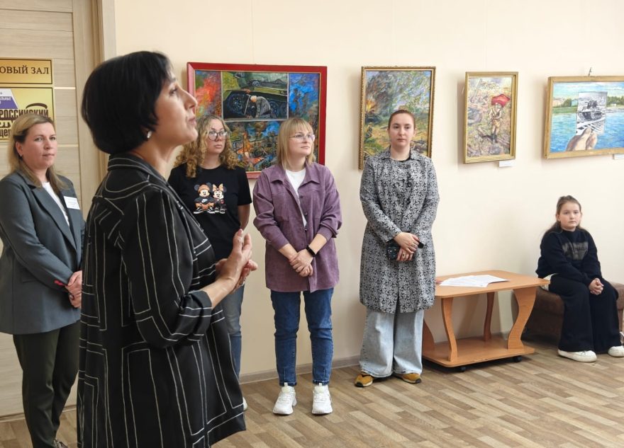 В Лихославле открылась выставка живописи Анатолия Алексеева