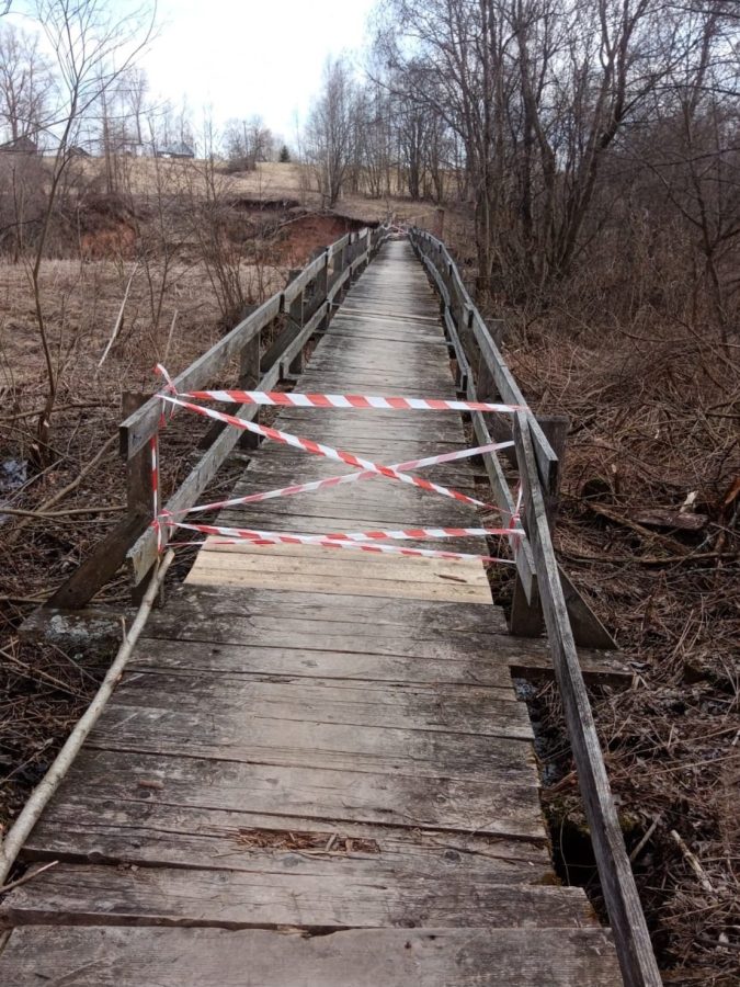 Между двумя деревнями в Тверской области обрушился мост