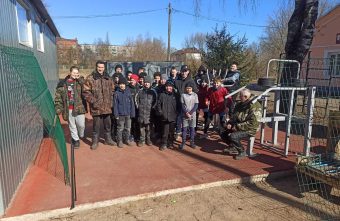 В Вышнем Волочке убрались на территории МДОКа В Вышнем Волочке убрались на территории МДОКа
