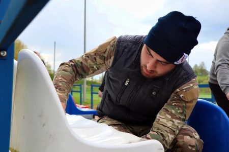 В Тверской области вандалы и их родители восстановили разбитые трибуны В Тверской области вандалы и их родители восстановили разбитые трибуны