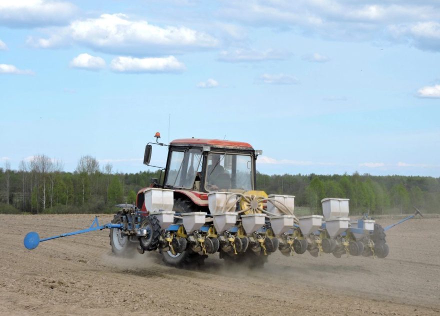 Аграрии Тверской области приступили к весенним полевым работам