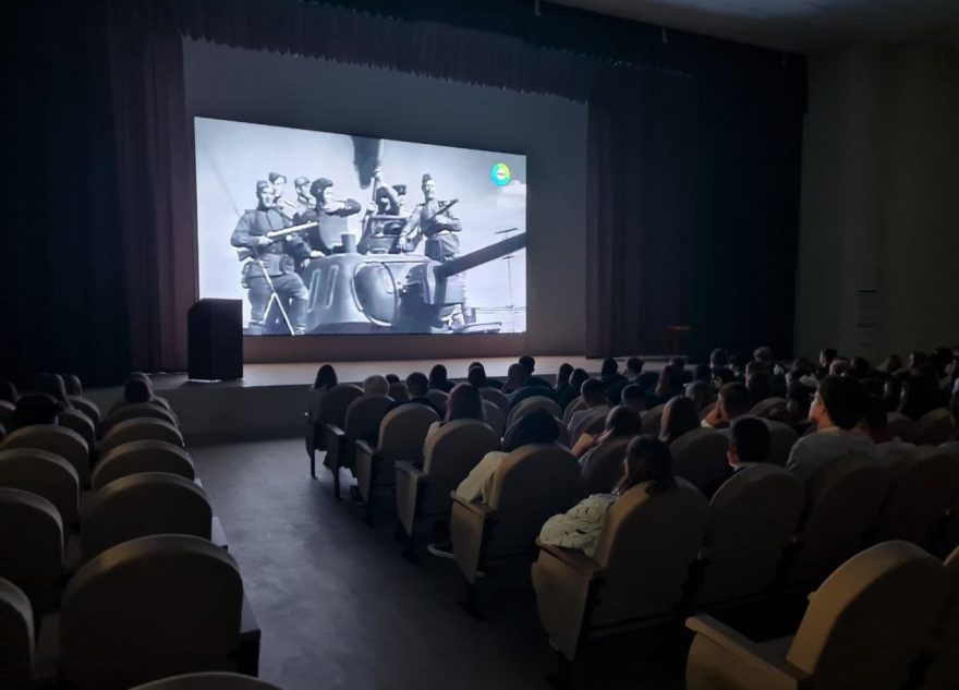 Школьники Тверской области узнают о Великой Отечественной войне через классику советского кинематографа