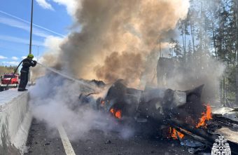 В страшном ДТП под Тверью пострадали два человека В страшном ДТП под Тверью пострадали два человека
