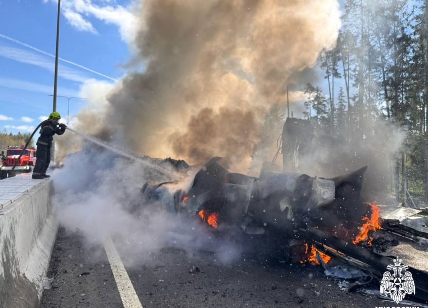 В страшном ДТП под Тверью пострадали два человека