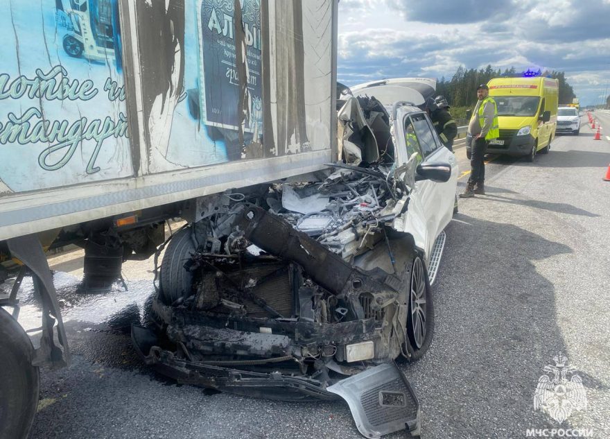 В Тверской области спасатели деблокировали из автомобиля пострадавшего в ДТП В Тверской области спасатели деблокировали из автомобиля пострадавшего в ДТП