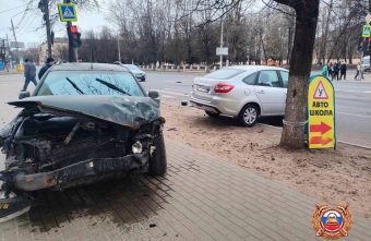 В Твери столкнулись «Лада» и Форд» с трезвыми водителями В Твери столкнулись «Лада» и Форд» с трезвыми водителями