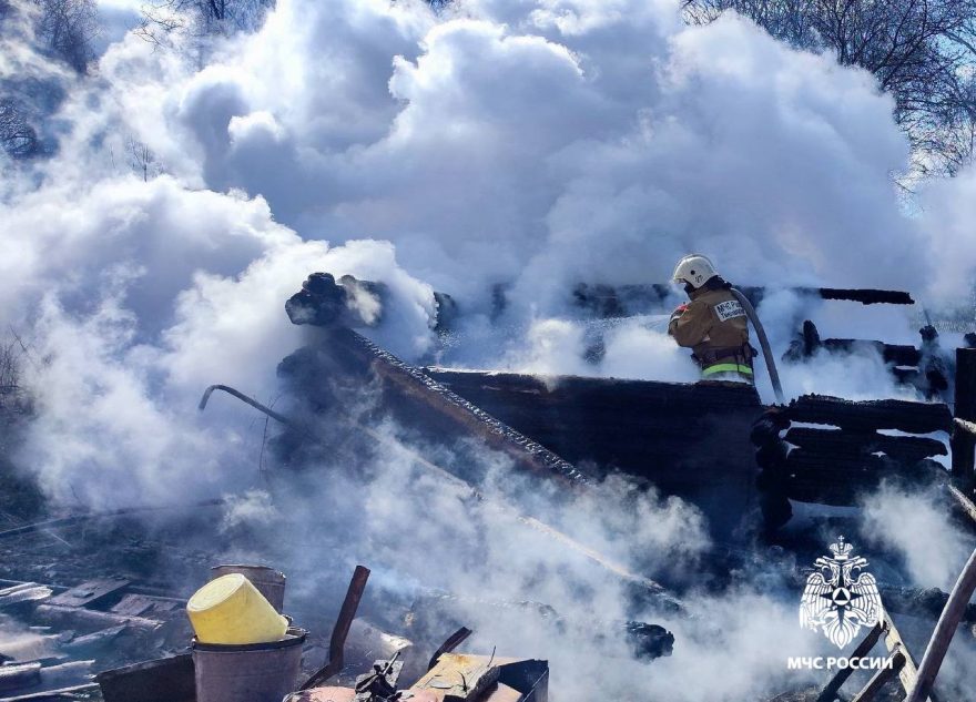Из-за неисправной печи в Тверской области сгорела баня
