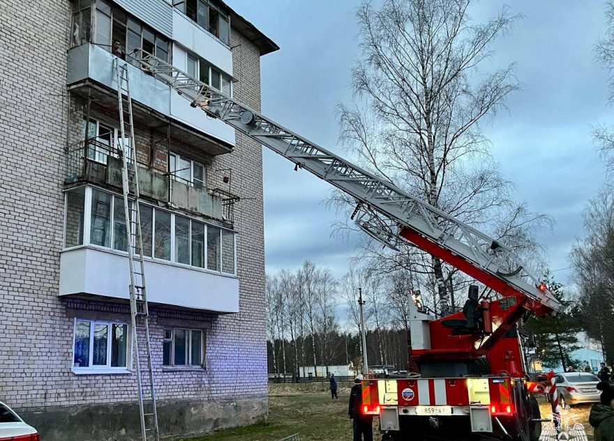 9 человек спасли на пожаре под Тверью