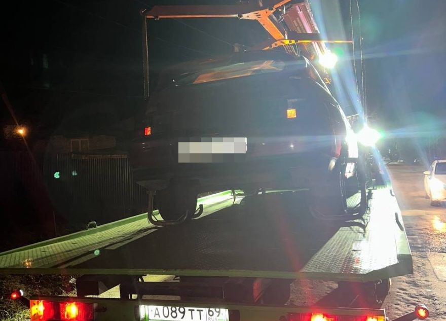 16-летнего водителя без прав остановили ночью в Твери