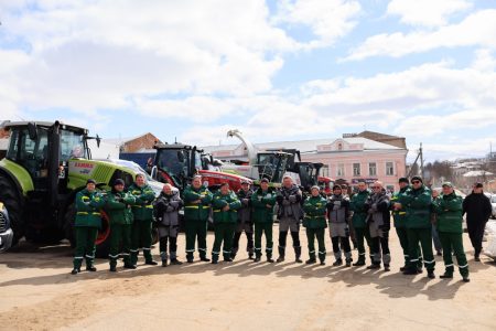 Аграрии завелись: время разбрасывать зерна