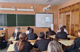 Школьники Тверской области узнают о Великой Отечественной войне через классику советского кинематографа школах