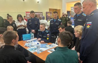 Старшеклассники Верхневолжья приняли участие в акции «Твой выбор - защита Отечества!» Старшеклассники Верхневолжья приняли участие в акции «Твой выбор - защита Отечества!»