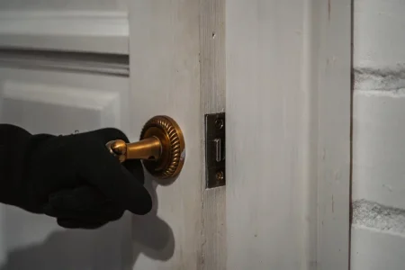 Сотрудники уголовного розыска задержали цыганку-домушницу в Тверской области