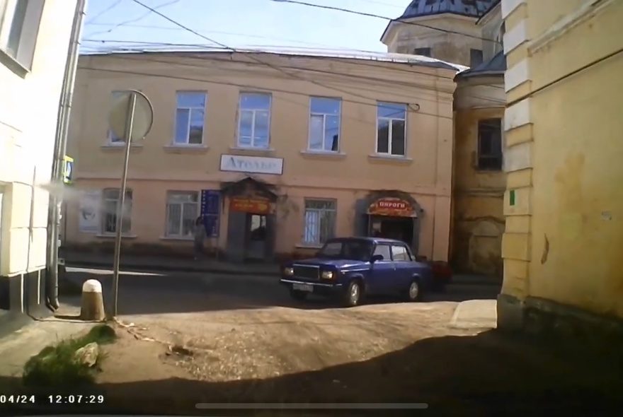 Несколько нарушений ПДД выявили сотрудники Госавтоинспекции из сети Интернет Несколько нарушений ПДД выявили сотрудники Госавтоинспекции из сети Интернет