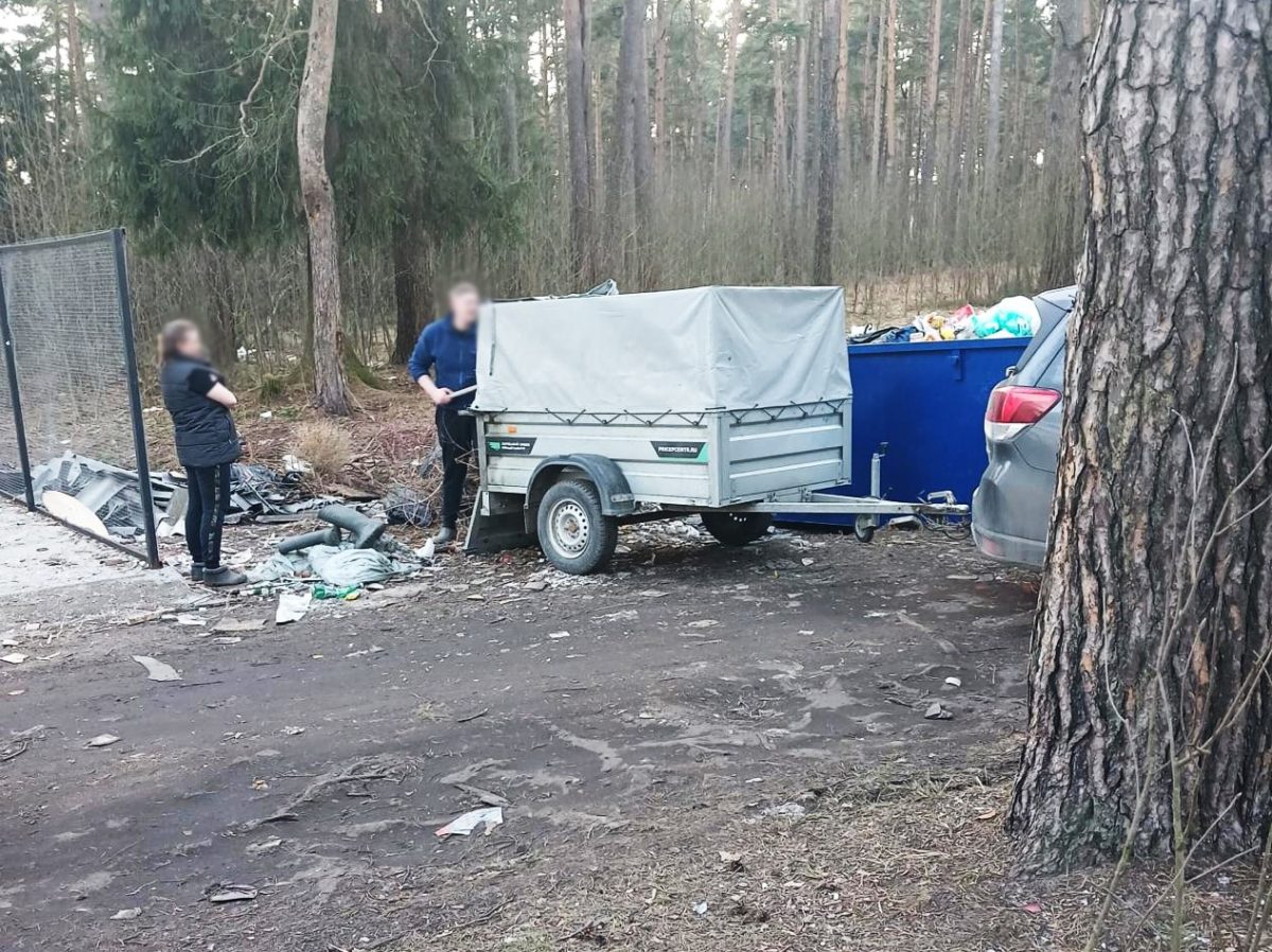 В Тверской области поймали тех, кто засоряет лес