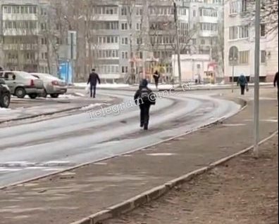 Школьник из Твери преследовал девочку с ножом