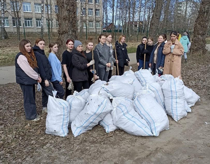 Массовые субботники продолжаются в Тверской области