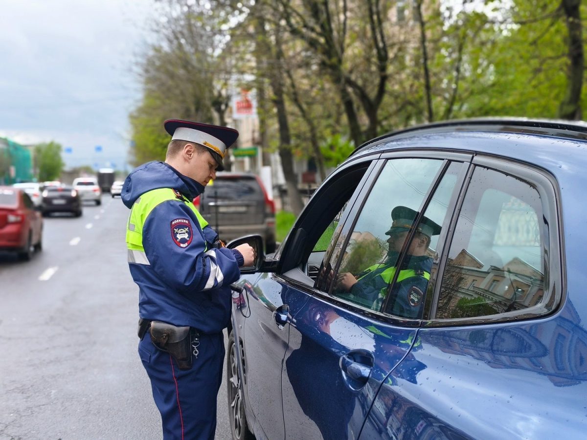 Сотрудники Госавтоинспекции провели в Твери рейд «Детское кресло»