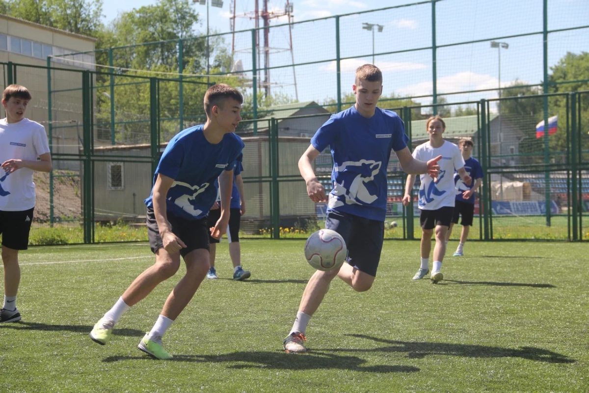 «Единая Россия» объединяет молодежь на футбольном поле «Единая Россия» объединяет молодежь на футбольном поле