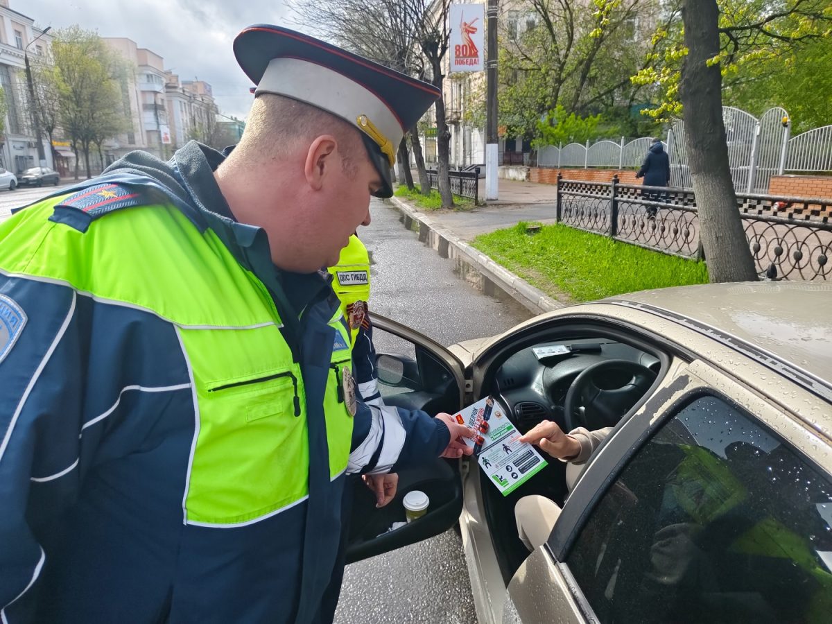 Сотрудники Госавтоинспекции провели в Твери рейд «Детское кресло»