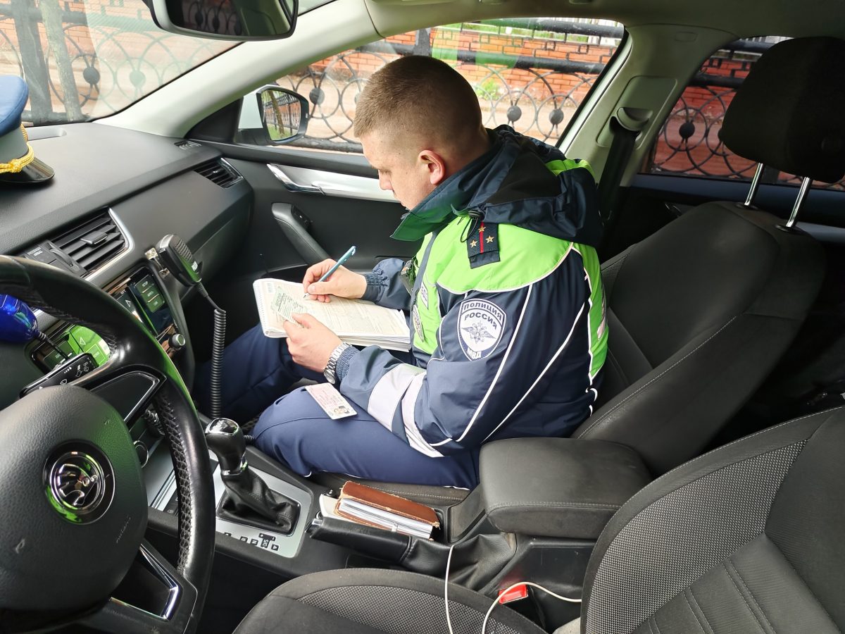 Сотрудники Госавтоинспекции провели в Твери рейд «Детское кресло»