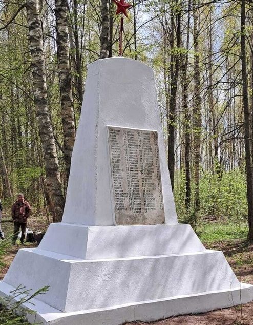 В Калязинском округе привели в порядок обелиск павшим воинам