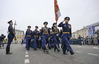 В Твери состоялось торжественное прохождение войск в честь 80-летия Великой Победы          