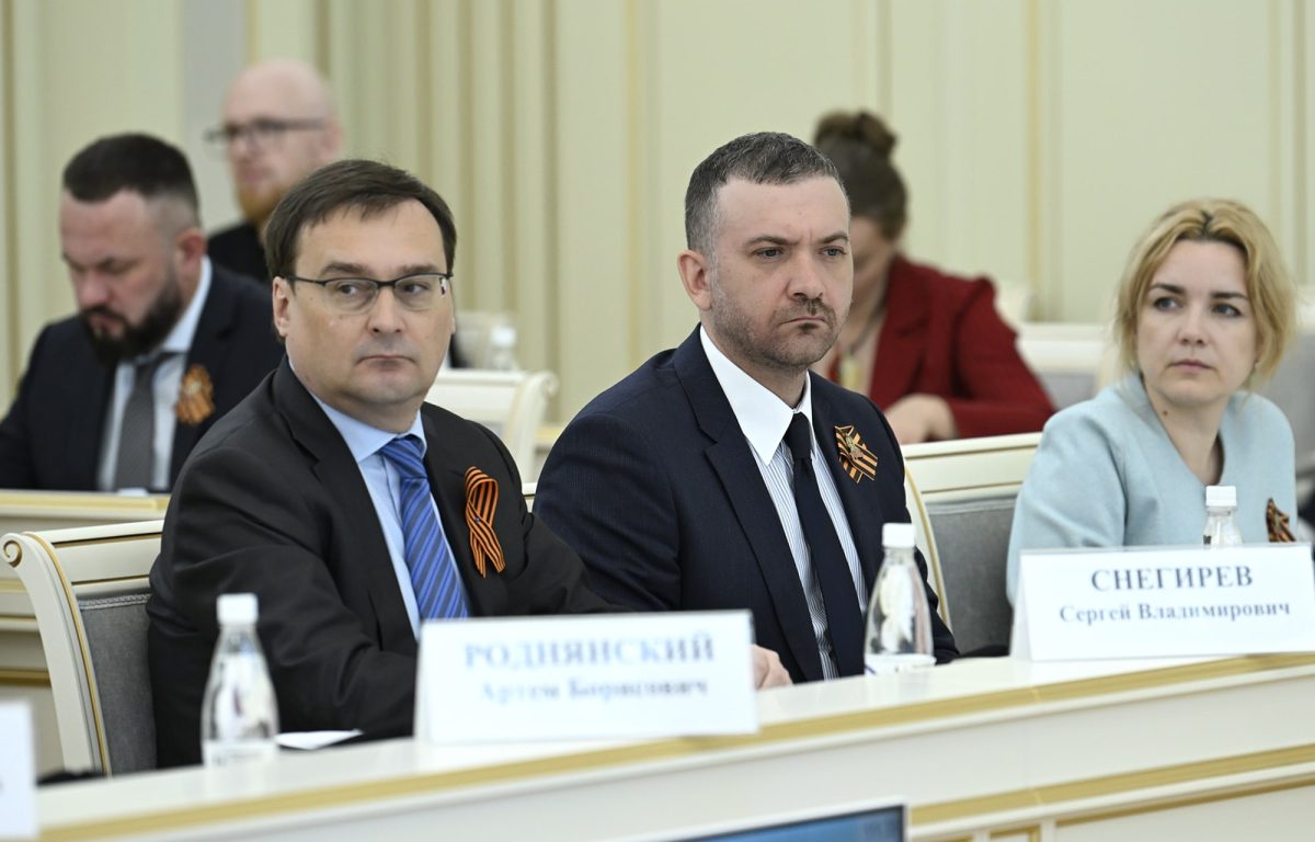 Современные производства и поощрение за успехи: Игорь Руденя определил задачи по летнему трудоустройству подростков