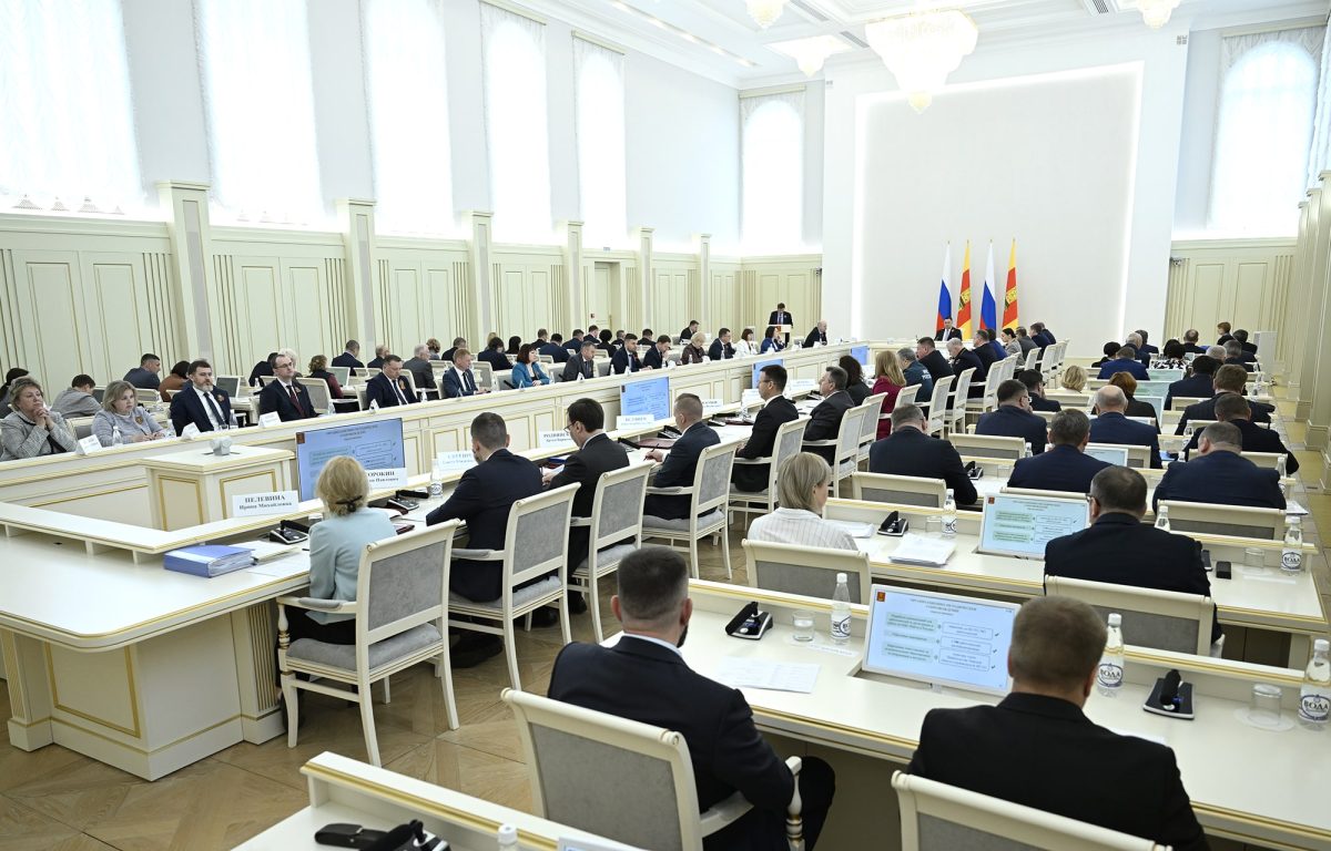 Современные производства и поощрение за успехи: Игорь Руденя определил задачи по летнему трудоустройству подростков
