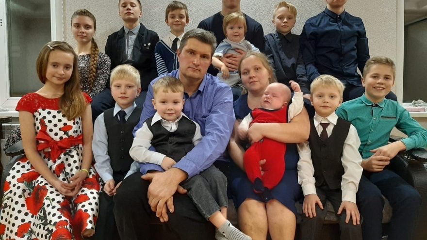 Мать-героиню из Тверской области поздравил с Днем рождения губернатор