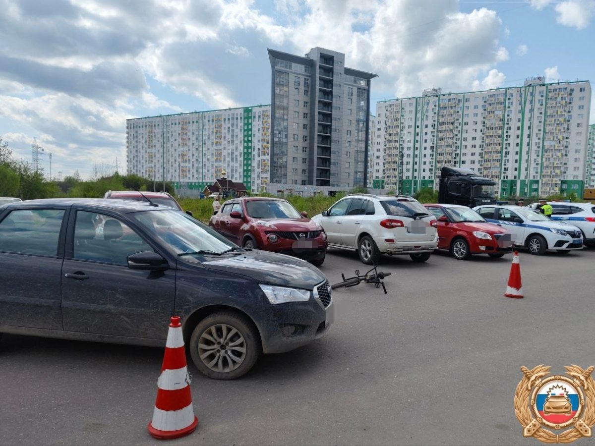 В Твери 17-летний водитель иномарки сбил 10-летнего велосипедиста