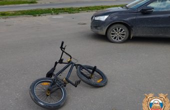 В Твери 17-летний водитель иномарки сбил 10-летнего велосипедиста водитель