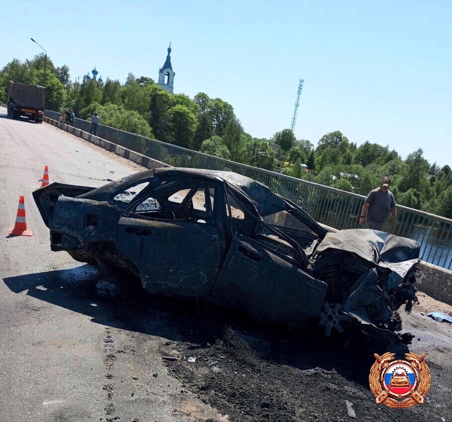 Один человек погиб и один получил травмы в ДТП в Тверской области