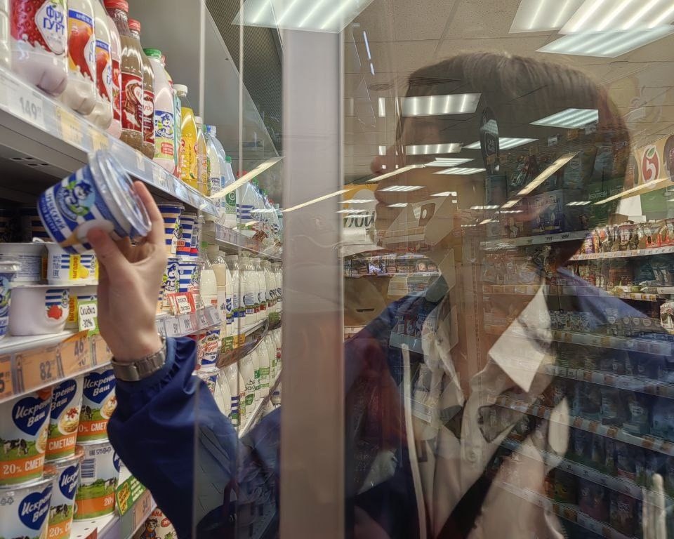 Активисты «Единой России» проверили качество товаров в продуктовых магазинах