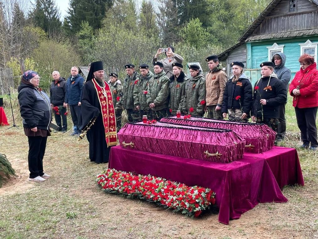 В Торопецом округе состоялась церемония перезахоронения останков советских воинов