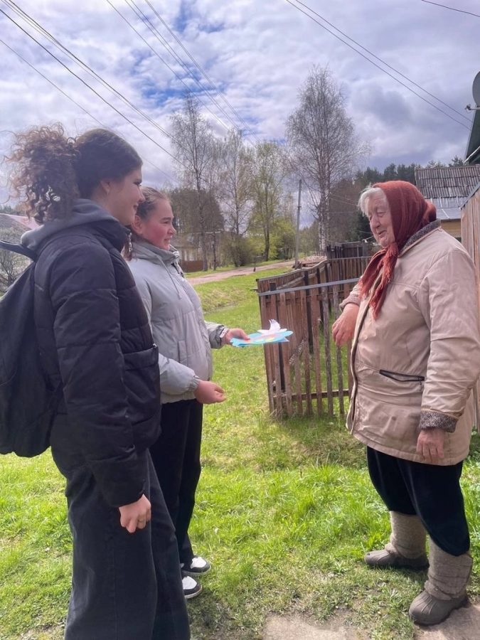 В преддверии Дня Победы школьники Лихославльского округа подарили больше 1000 открыток