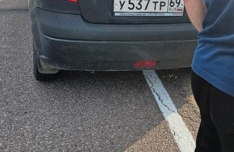 На трассе в Тверской области пьяная пара чуть не убила целую семью На трассе в Тверской области пьяная пара чуть не убила целую семью