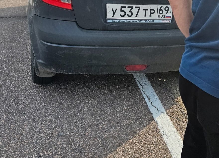 На трассе в Тверской области пьяная пара чуть не убила целую семью На трассе в Тверской области пьяная пара чуть не убила целую семью