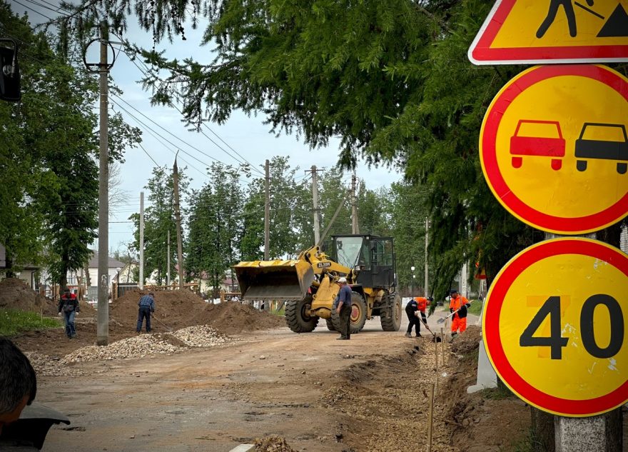 В Лихославле капитально ремонтируют участок улицы