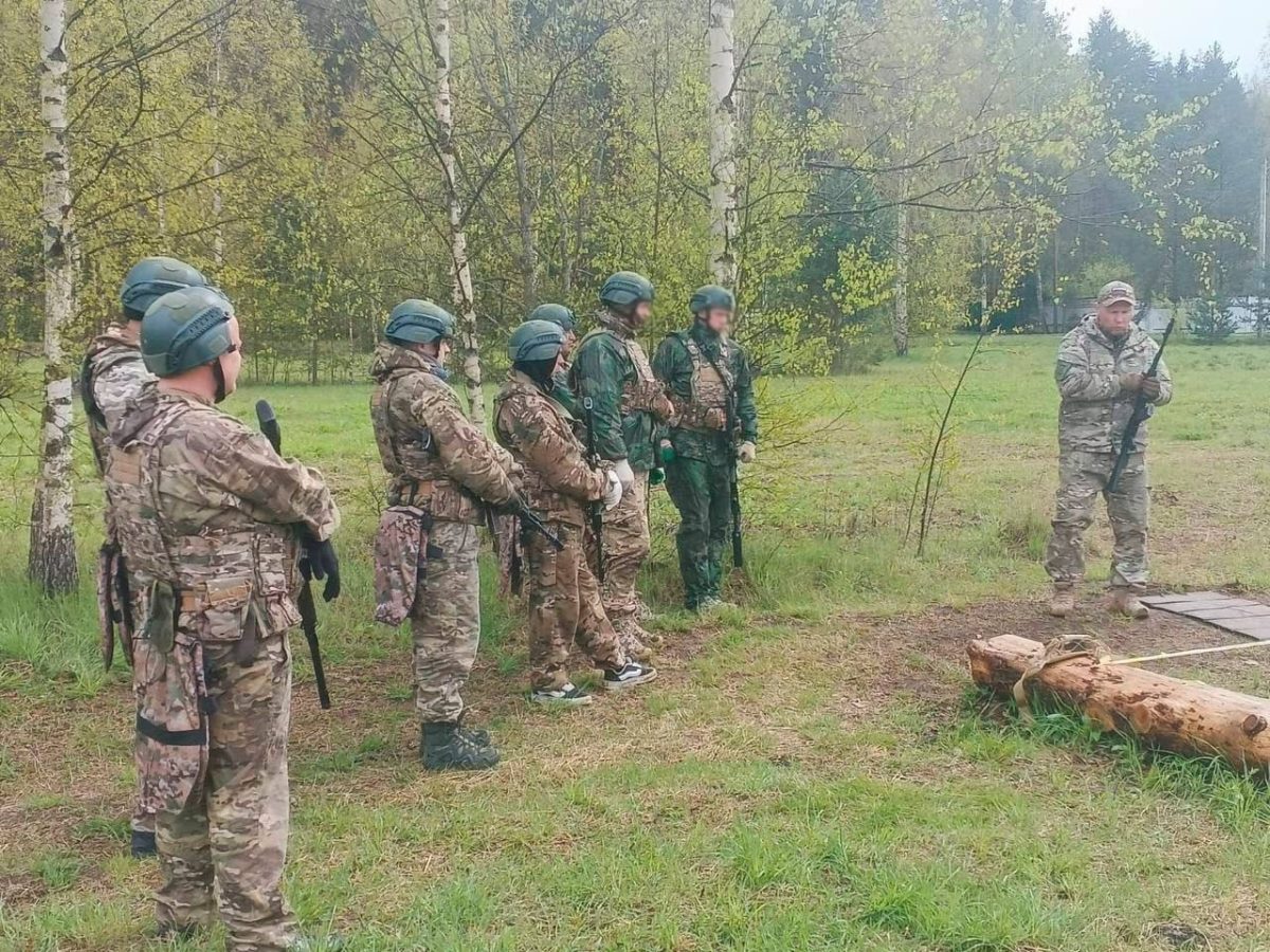 Прошедшие профессиональное обучение добровольцы отправились в зону проведения СВО