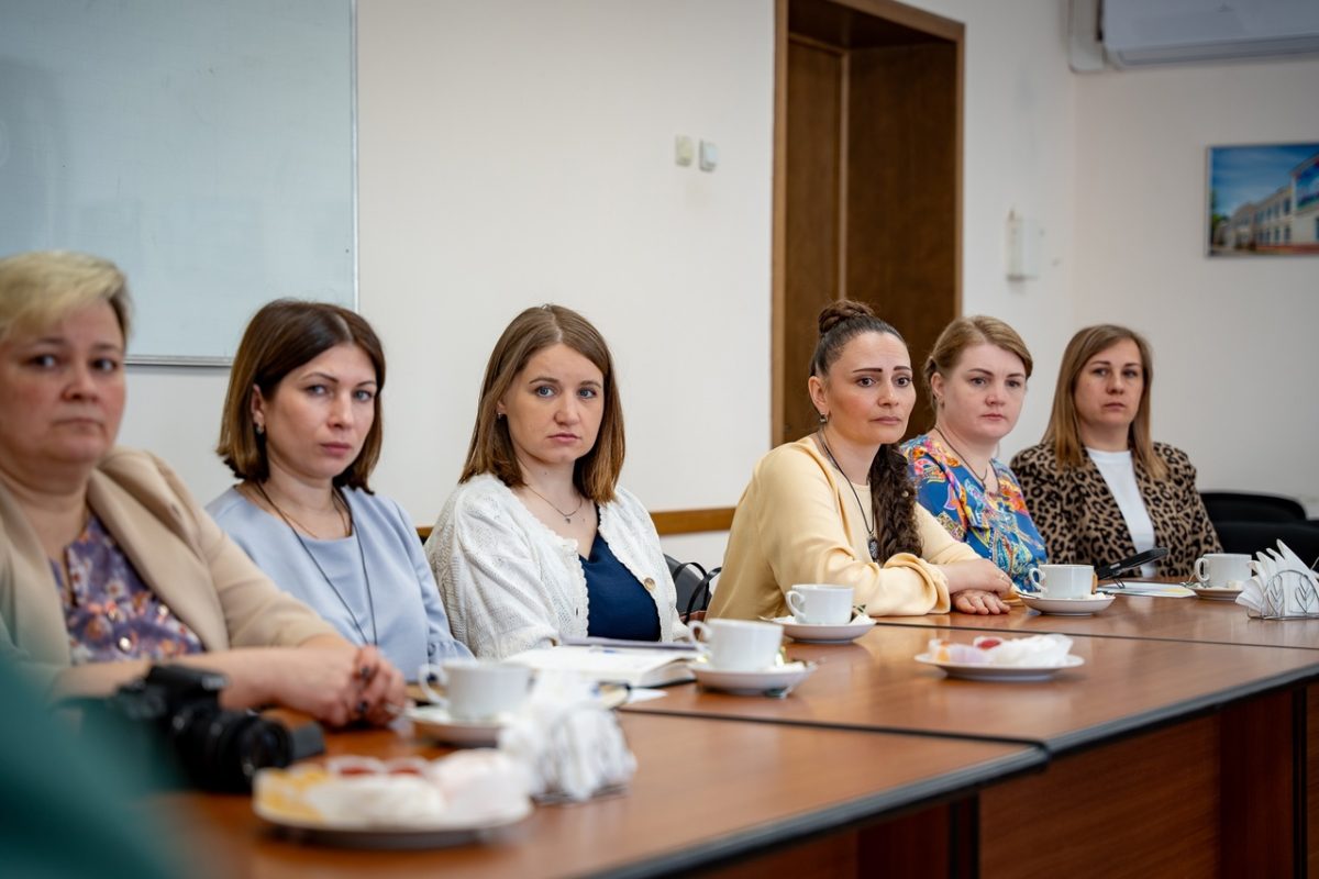 Многодетные семьи Лихославльского округа встретились с министром