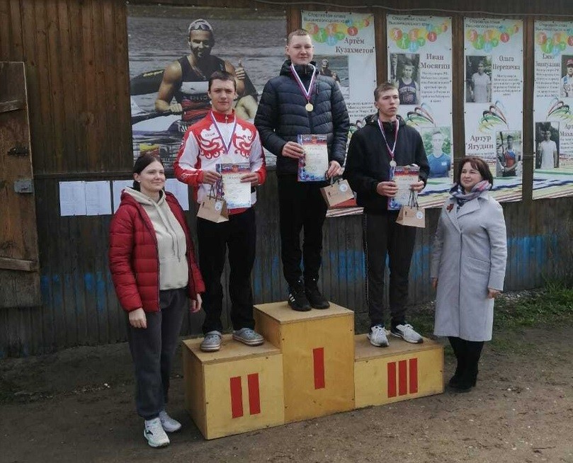 Юные гребцы из трёх городов Тверской области боролись за медали