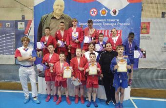 Соревнования по самбо в Вышнем Волочке собрали 100 спортсменов из разных городов России