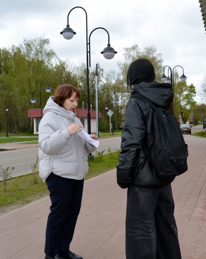 В Торопце провели уличную акцию «Терроризм - угроза обществу»