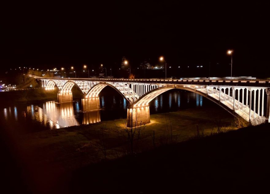 В Тверской области подсветили 25-метровый мост через Волгу