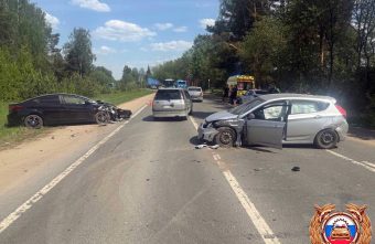 В Твери два "Хендая" не поделили дорогу В Твери два "Хендая" не поделили дорогу