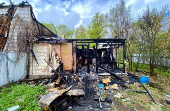 Тело погибшего нашли в сгоревшем в Тверской области жилом доме пожар