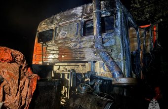 В Тверской области сгорела кабина КАМАЗа КАМАЗ